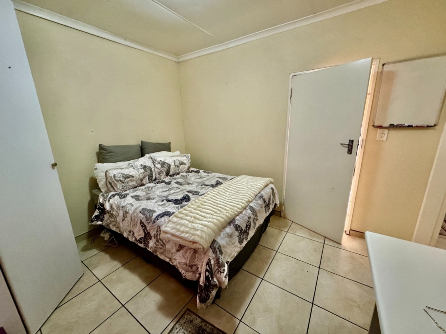 1 Bedroom Property for Sale in Kannoniers Park North West